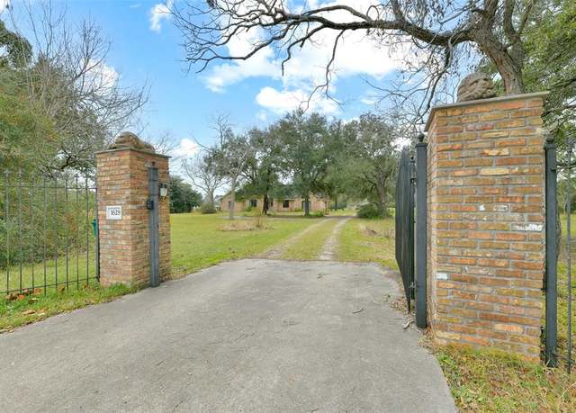 Property at 1628 Vauthier St, La Marque, TX 77568, 3 beds, 2 baths