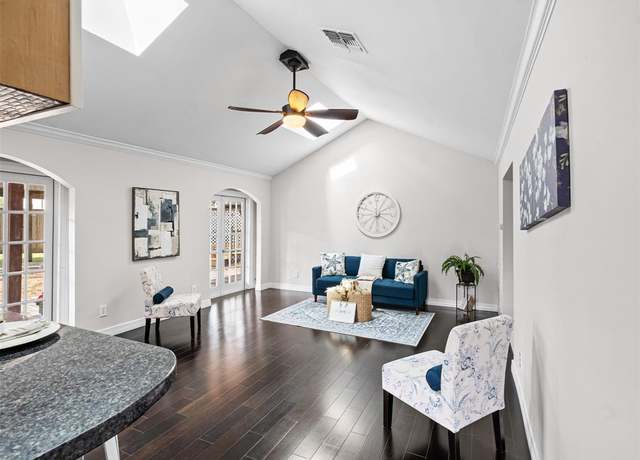 Property at 967 W Donovan St, Houston, TX 77091, 3 beds, 2 baths