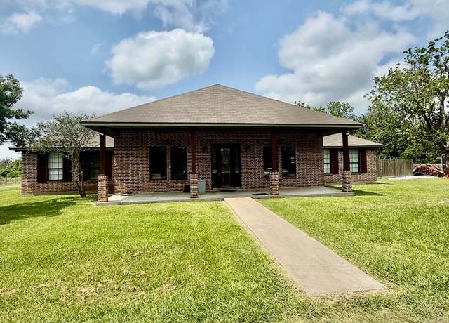 Property at 1380 Jimmy Phillips Blvd, Angleton, TX 77515, 6 beds, 4.5 baths