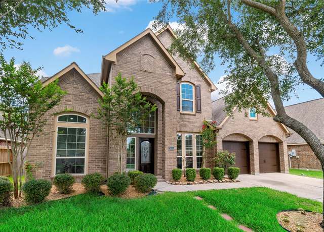 Property at 2604 Sweet Wind Dr, Pearland, TX 77584, 5 beds, 4 baths