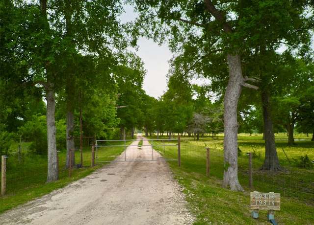 Property at 19319 Fm 442 Rd, Needville, TX 77461, 4 beds, 2 baths