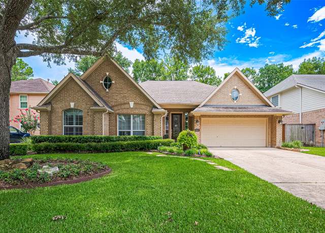 Property at 9427 Fern Wood Frst, Houston, TX 77040, 3 beds, 2.5 baths