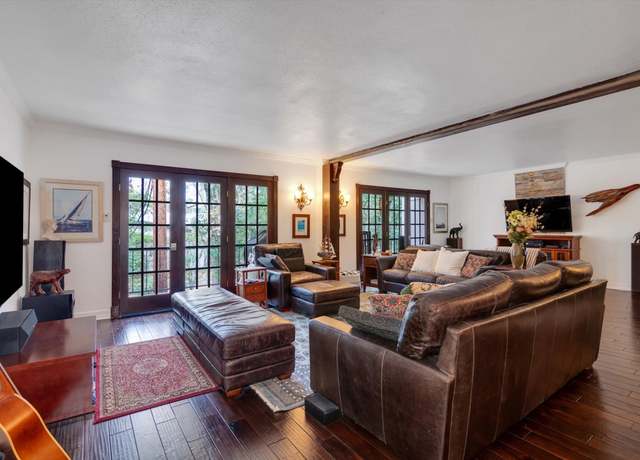 Property at 2224 S Piney Point Rd #218, Houston, TX 77063, 2 beds, 2 baths