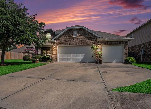 Property at 217 Chestnut, Baytown, TX 77520, 4 beds, 2.5 baths