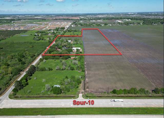 Property at 3819 Cottonwood School Rd, Rosenberg, TX 77471, 5 beds, 3 baths