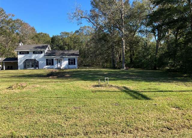 Property at 320 Tomlinson St, Sour Lake, TX 77659, 5 beds, 2 baths