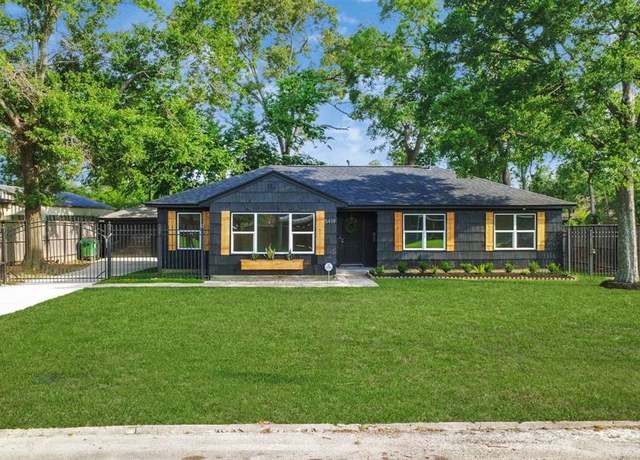Property at 5419 N Crooked Creek Dr, Houston, TX 77017, 3 beds, 2 baths