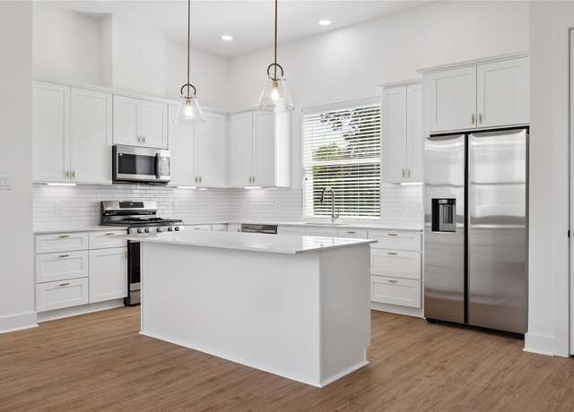 Property at 835A Rachel St, Houston, TX 77091, 3 beds, 3.5 baths