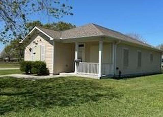 Property at 1106 9th Ave N, Texas City, TX 77590, 2 beds, 2 baths