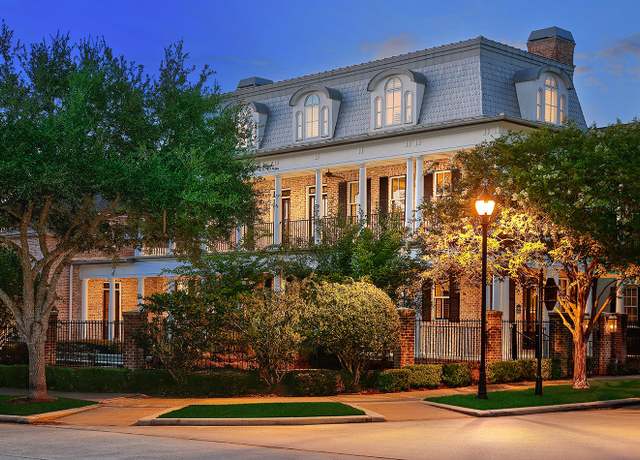 Property at 30 E Bay Blvd, The Woodlands, TX 77380, 4 beds, 5 baths