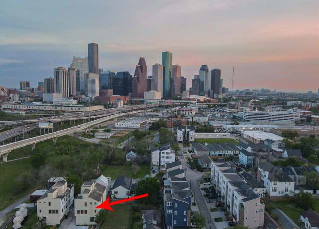 Property at 1005 Bingham St #5, Houston, TX 77007, 3 beds, 3.5 baths