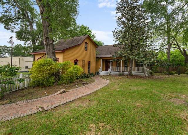 Property at 701 N Beatty Ave, Livingston, TX 77351, 3 beds, 3 baths