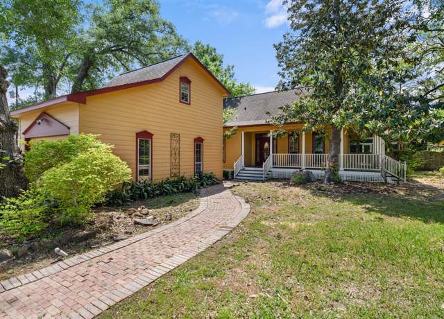 Property at 701 N Beatty Ave, Livingston, TX 77351, 3 beds, 3 baths