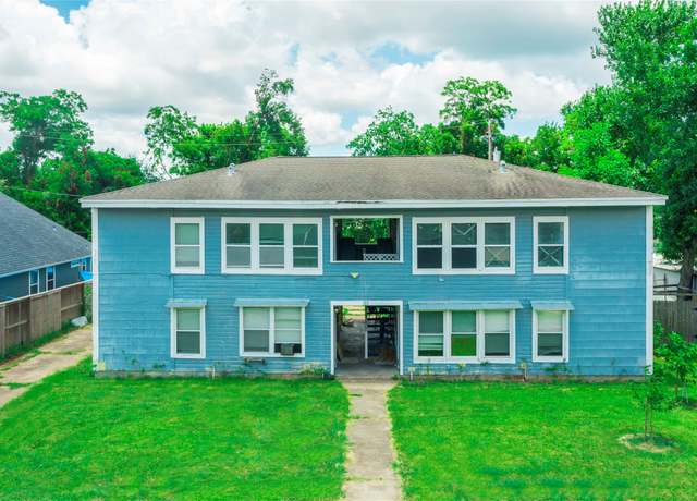 Property at 111 Holly St, Lake Jackson, TX 77566, 2 beds, 1 bath
