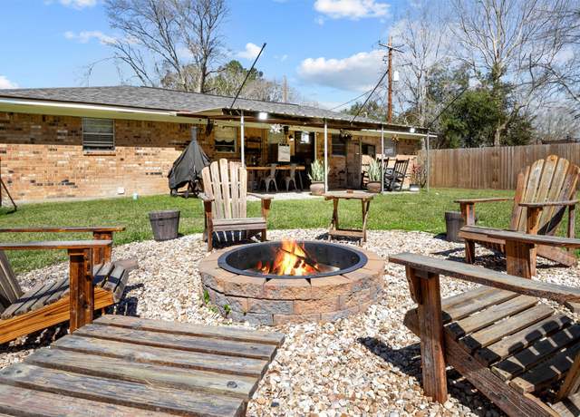 Property at 236 County Road 4795, Warren, TX 77664, 4 beds, 1 bath