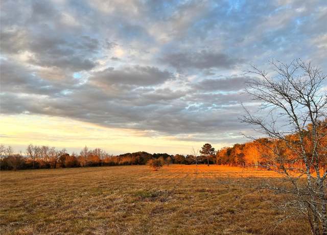 Property at 426 Standley Rd, Double Bayou, TX 77514, 1 bed, 1.5 baths
