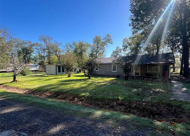 Property at 264 W Sherwood Dr, Livingston, TX 77351, 2 beds, 1 bath
