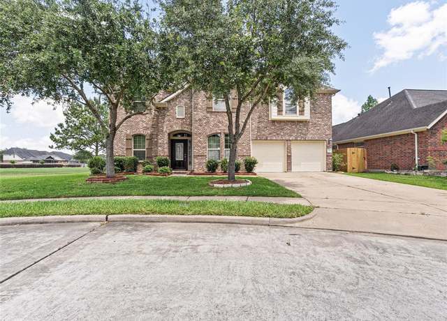 Property at 2513 Crestmoon Ct, Houston, TX 77089, 5 beds, 3.5 baths