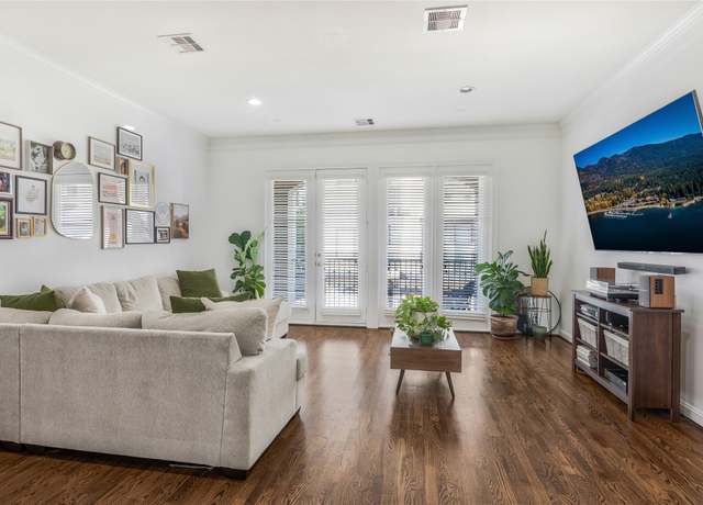 Property at 8817 Lakeshore Bend Dr, Houston, TX 77080, 3 beds, 3.5 baths