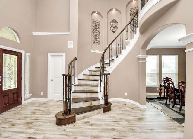 Property at 9511 Emerald Lakes Dr, Rosharon, TX 77583, 5 beds, 3.5 baths