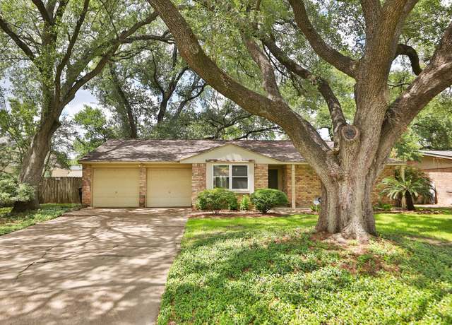 Property at 9622 Highmeadow Dr, Houston, TX 77063, 3 beds, 2 baths