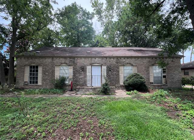Property at 11410 High Star Dr, Houston, TX 77072, 5 beds, 2 baths