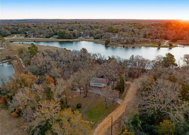 Property at 3 Lakeview Cir, Hilltop Lakes, TX 77871, 3 beds, 2 baths