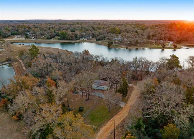 Property at 3 Lakeview Cir, Hilltop Lakes, TX 77871, 3 beds, 2 baths