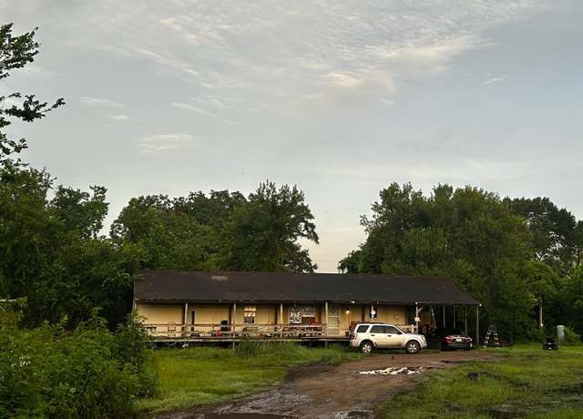 Property at 8748 Fm 524, Sweeny, TX 77480, 3 beds, 1 bath