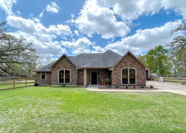 Property at 905 Stevenson St, Sweeny, TX 77480, 3 beds, 2.5 baths