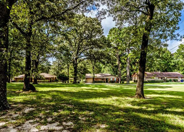 Property at 3304 Parr Dr, Huntsville, TX 77340