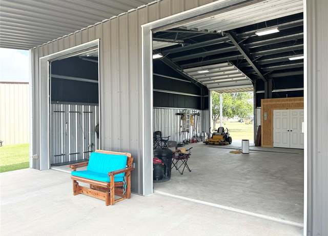 Property at 305 W Denver Ave, Seadrift, TX 77983, 2 beds, 2 baths