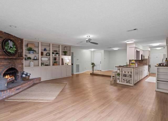 Property at 887 Silverpines Rd, Houston, TX 77062, 3 beds, 2 baths