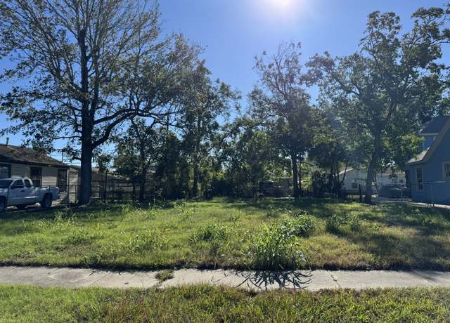 Property at 1712 Utah St, Baytown, TX 77520
