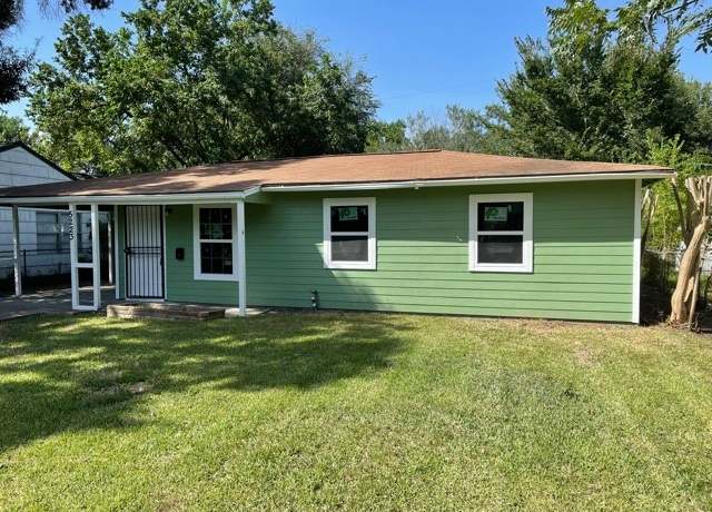 Property at 5223 Myrtlewood St, Houston, TX 77033, 3 beds, 1 bath