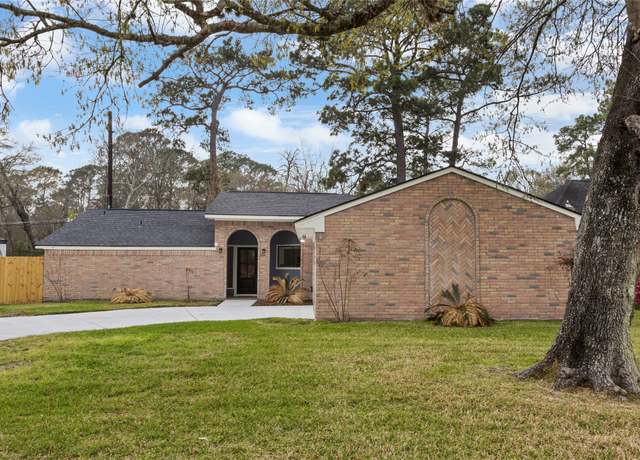Property at 7427 Willow Oak Dr, Baytown, TX 77521, 4 beds, 2 baths