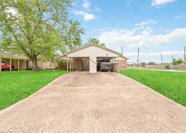 Property at 1402 Mcdugald Rd, Humble, TX 77338, 6 beds, 2 baths