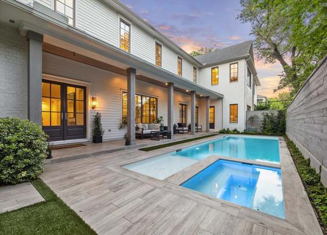 Property at 523 E 23rd St, Houston, TX 77008, 4 beds, 4.5 baths