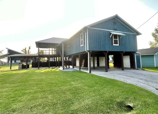 Property at 126 2nd Ave, Onalaska, TX 77360, 4 beds, 3 baths