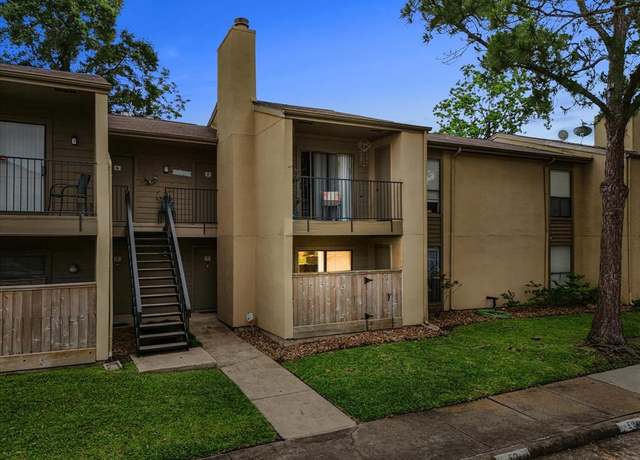 Property at 3300 Pebblebrook Dr #7, Seabrook, TX 77586, 2 beds, 1.5 baths
