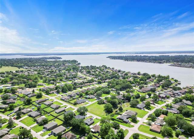 Property at 12384 Lake Conroe Hls, Willis, TX 77318, 4 beds, 2 baths