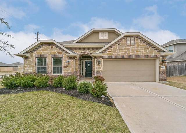 Property at 1769 Oakdale Mist Dr, Dickinson, TX 77539, 4 beds, 3 baths