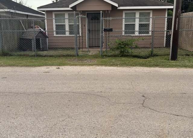 Property at 2705 Brewster St, Houston, TX 77026, 2 beds, 1 bath