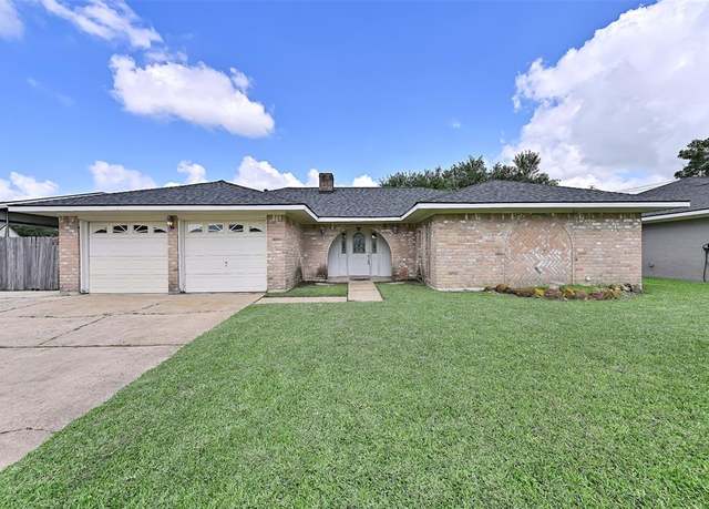 Property at 905 N Amy Dr, Deer Park, TX 77536, 3 beds, 2 baths