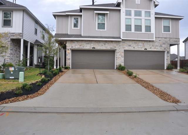 Property at 673 Royal Arch Dr, Conroe, TX 77304, 3 beds, 2.5 baths