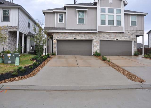 Property at 673 Royal Arch Dr, Conroe, TX 77304, 3 beds, 2.5 baths
