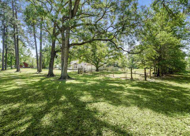 Property at 424 Hankamer Loop, Hankamer, TX 77560, 3 beds, 2.5 baths