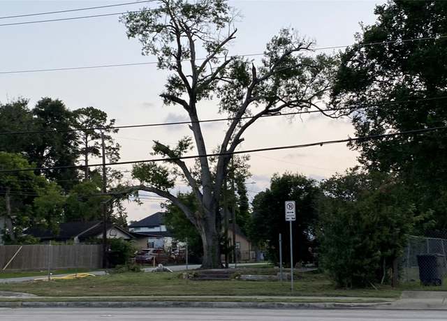 Property at 9905 Fulton St, Houston, TX 77076