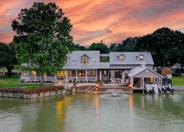 Property at 321 Marina Dr, Coldspring, TX 77331, 6 beds, 4.5 baths