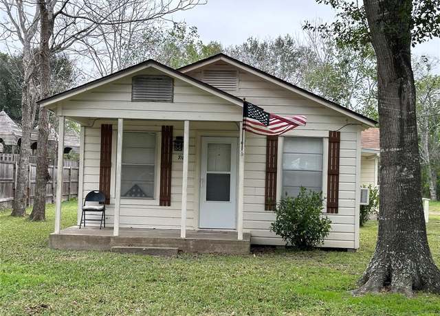 Property at 710 SE Milam Ave, Eagle Lake, TX 77434, 3 beds, 2 baths